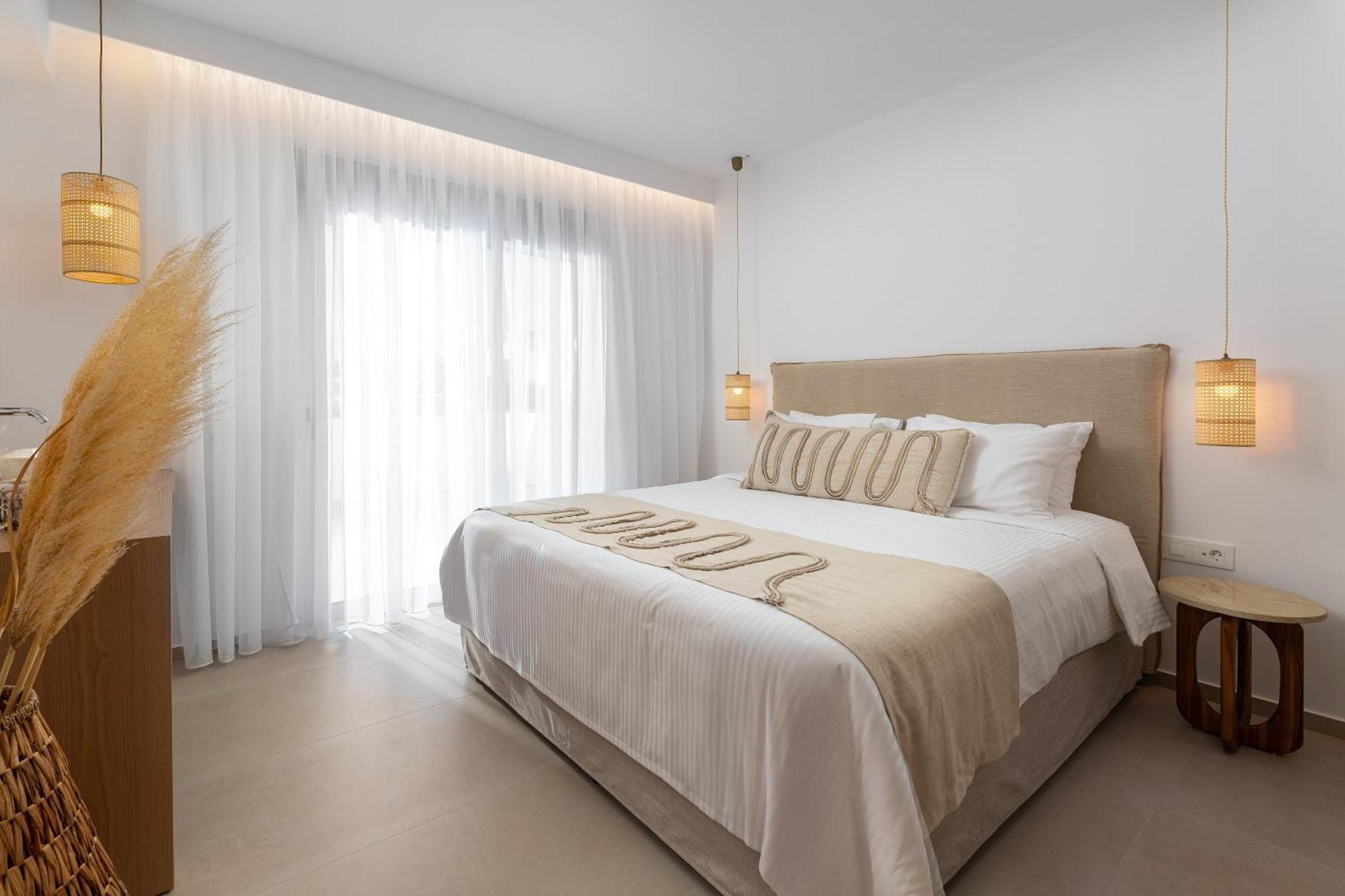 Paradiso Luxury Beachfront Villa *