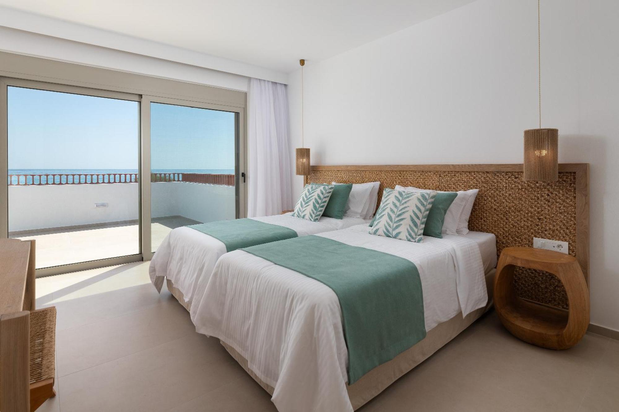 Villa Paradiso Luxury Beachfront *