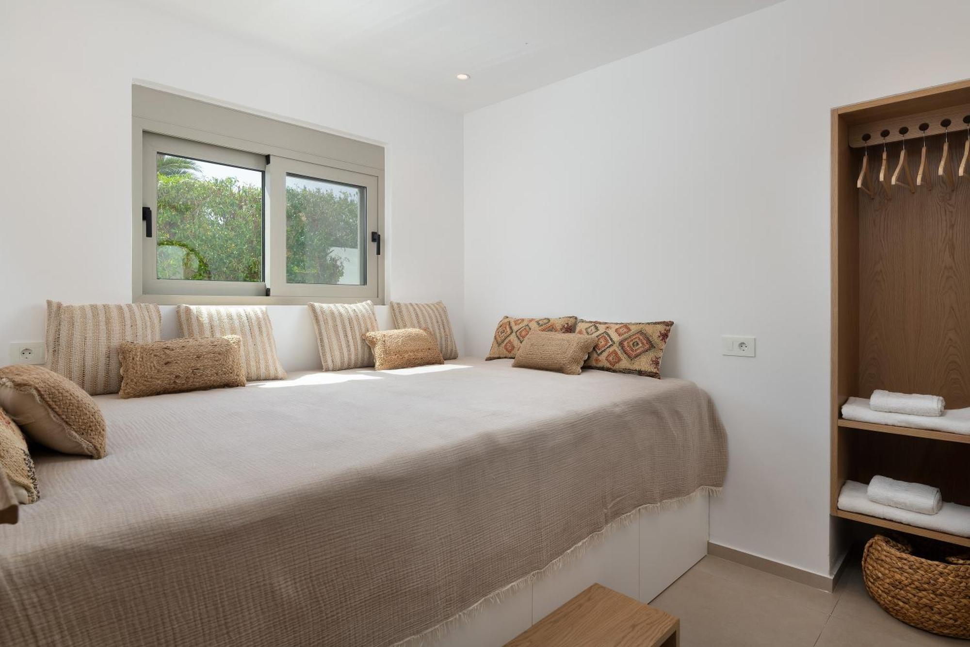 Villa Paradiso Luxury Beachfront *