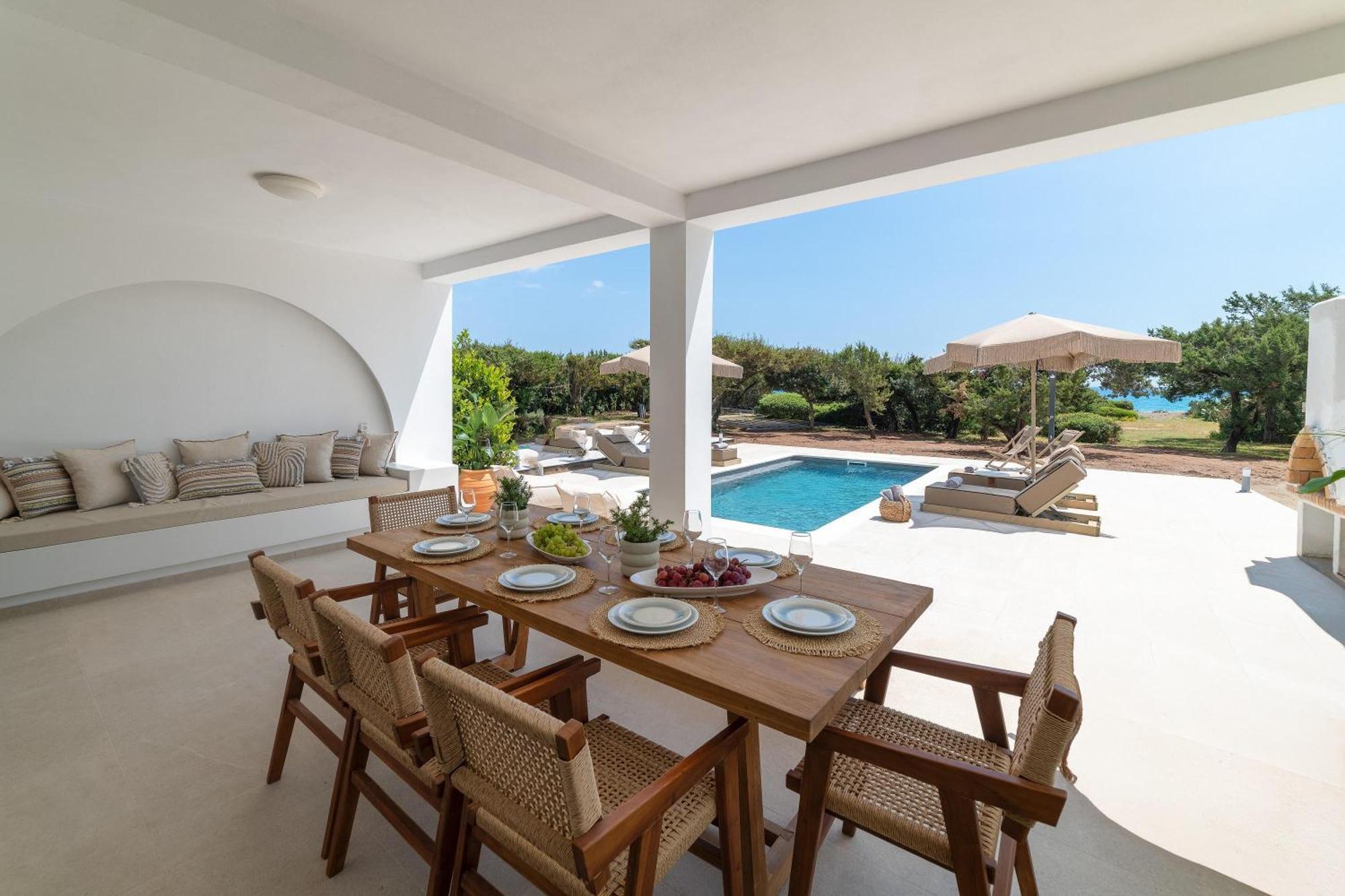 Villa Paradiso Luxury Beachfront